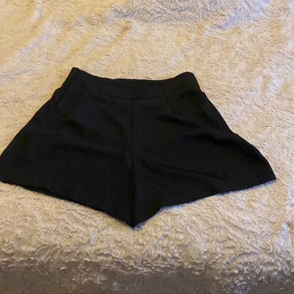 Black flare shorts - Picture 2 of 3